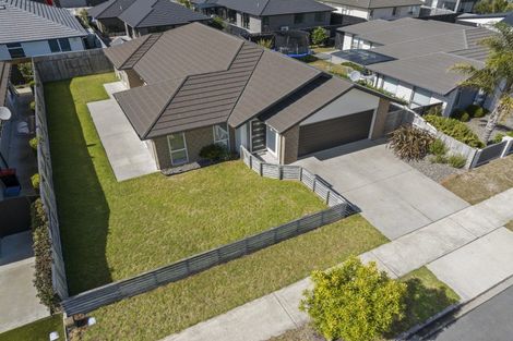 Photo of property in 32 Harding Drive, Papamoa Beach, Papamoa, 3118