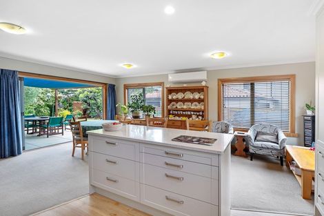 Photo of property in 29 La Lena Grove, Fitzherbert, Palmerston North, 4410