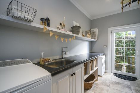 Photo of property in 6 Carlton Avenue, Palmerston North, 4414