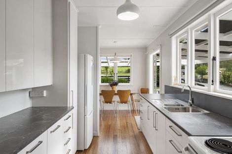 Photo of property in 118 Riverhead Road, Kumeu, 0892