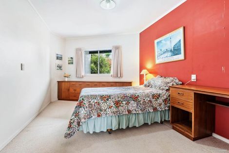 Photo of property in 5 Elizabeth Place, Mairangi Bay, Auckland, 0630