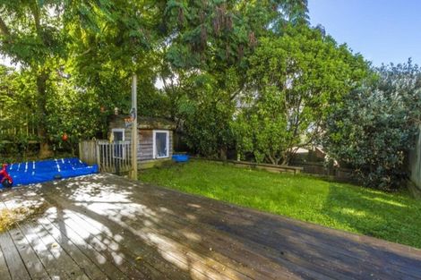 Photo of property in 27a Topliss Drive, Northcross, Auckland, 0632