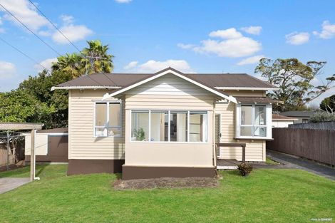 Photo of property in 2c Waiari Road, Conifer Grove, Takanini, 2112