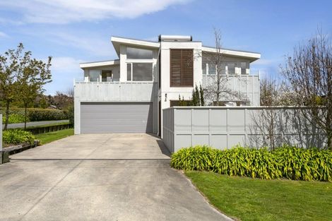 Photo of property in 35 Shepherd Road, Waipahihi, Taupo, 3330