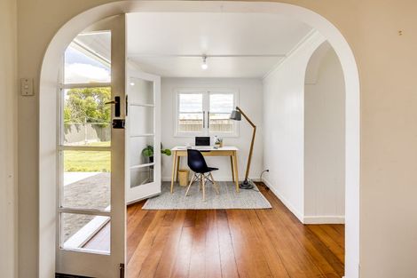 Photo of property in 3 Saint Andrews Road, Havelock North, 4130