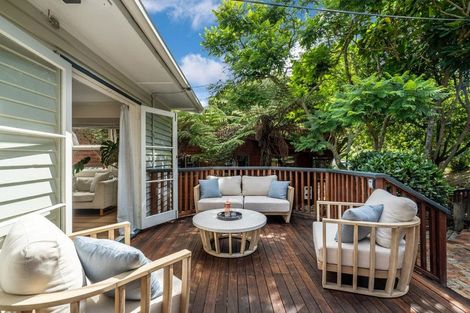 Photo of property in 10a Wilding Avenue, Northcote Point, Auckland, 0627