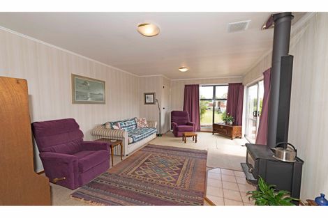 Photo of property in 23 Robert Burke Place, Henderson, Auckland, 0612