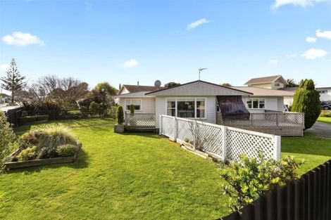 Photo of property in 44 Kapiti Crescent, Titahi Bay, Porirua, 5022