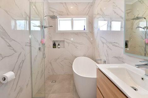 Photo of property in 1/6 Sundown Avenue, Manly, Whangaparaoa, 0930