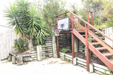 Photo of property in 953 East Coast Road, Torbay, Auckland, 0630