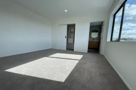Photo of property in 1b Tui Glen Road, Birkenhead, Auckland, 0626
