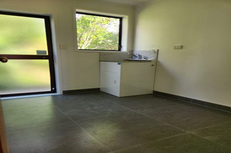 Photo of property in 2/84a Avonleigh Road, Green Bay, Auckland, 0604