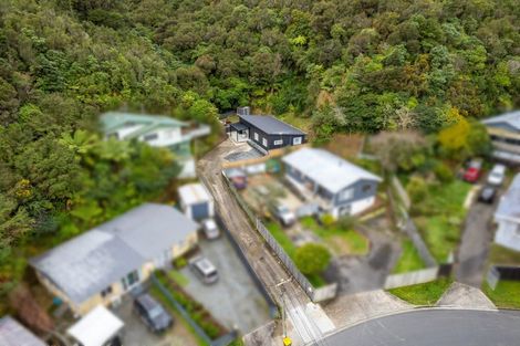 Photo of property in 17 John Street, Stokes Valley, Lower Hutt, 5019