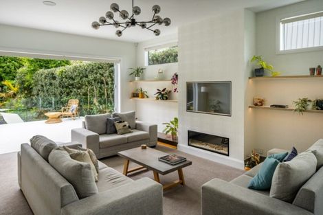 Photo of property in 15 Nikau Street, Eastbourne, Lower Hutt, 5013