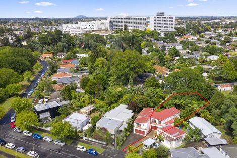 Photo of property in 10 Park Terrace, Hamilton Central, Hamilton, 3204