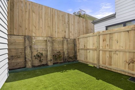 Photo of property in 47b Gossamer Drive, Pakuranga Heights, Auckland, 2010