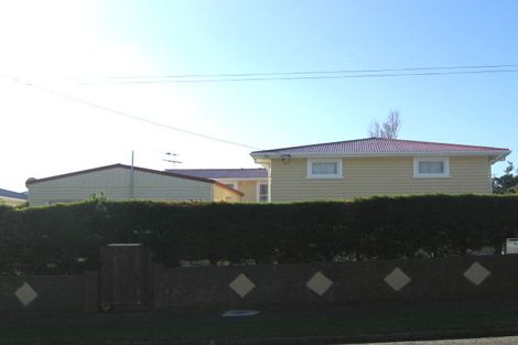 Photo of property in 3 Falcon Street, Cannons Creek, Porirua, 5024