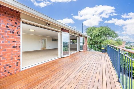 Photo of property in 9a Pendene Place, Forrest Hill, Auckland, 0620