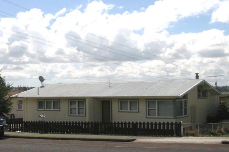 Photo of property in 183 Avondale Road, Avondale, Auckland, 1026