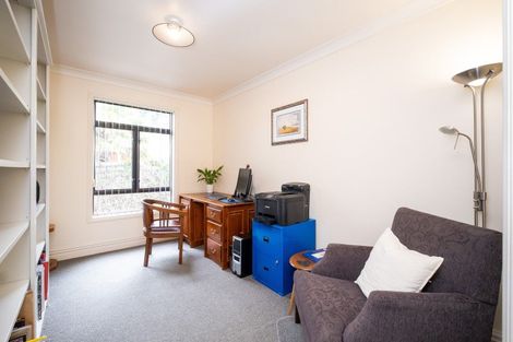 Photo of property in 5 Selwyn Road, Hospital Hill, Napier, 4110
