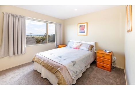 Photo of property in 29 Highcrest Heights, Westmorland, Christchurch, 8025