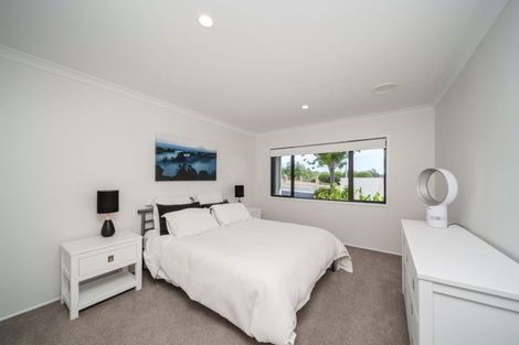 Photo of property in 186 Heta Road, Highlands Park, New Plymouth, 4312