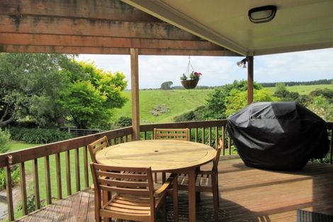 Photo of property in 374 Mangaone Road, Halcombe, Feilding, 4779