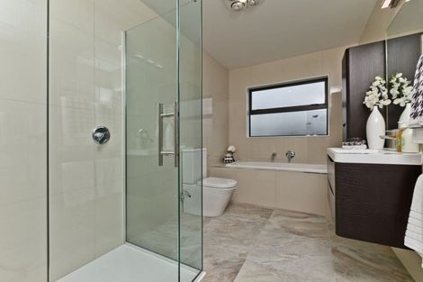 Photo of property in 18 Spyglass Street, Red Beach, 0932