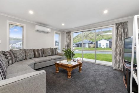 Photo of property in 52 Awataha Crescent, Pyes Pa, Tauranga, 3110