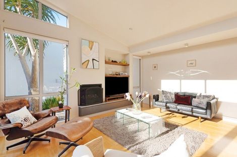 Photo of property in 10 Boardwalk Lane, Seatoun, Wellington, 6022