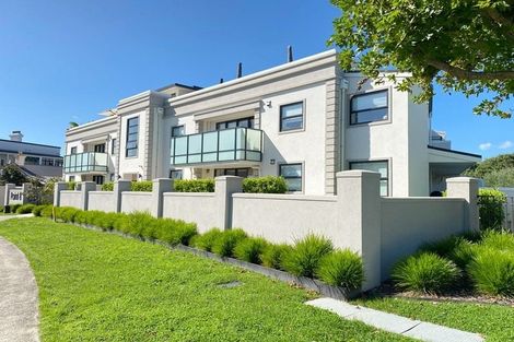 Photo of property in 2/8b Rugby Road, Birkenhead, Auckland, 0626