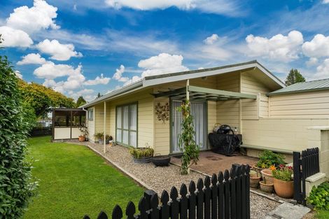 Photo of property in 10 Tirita Street, Kawaha Point, Rotorua, 3010