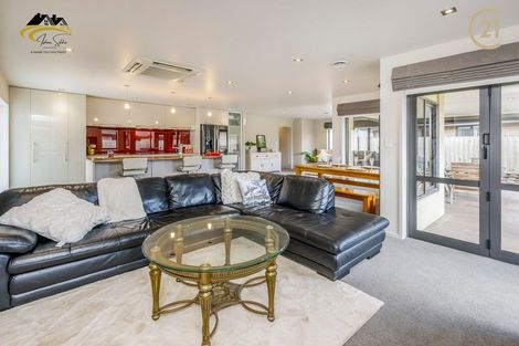 Photo of property in 32 Ripple Grove, Waiuku, 2123