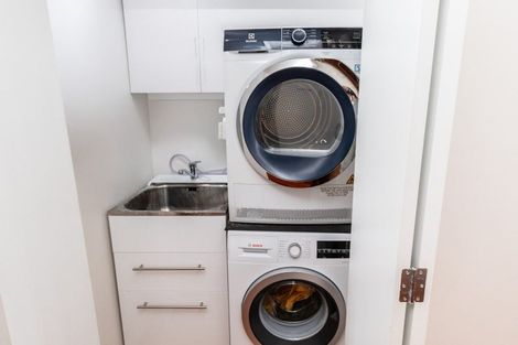 Photo of property in 35 Ellesmere Avenue, Miramar, Wellington, 6022