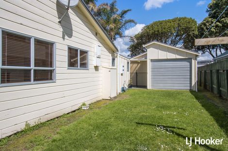 Photo of property in 40 Ocean View Road, Waihi Beach, 3611