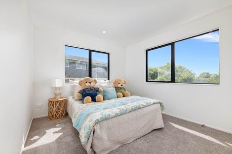 Photo of property in 43f Bodi Place, Te Atatu South, Auckland, 0610