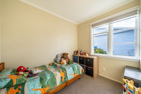 Photo of property in 35 Royal Street, Upper Hutt Central, Upper Hutt, 5018