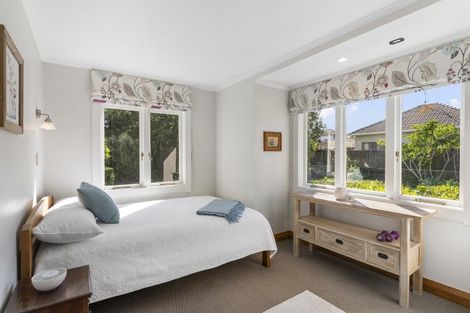 Photo of property in 42 Norwood Road, Bayswater, Auckland, 0622