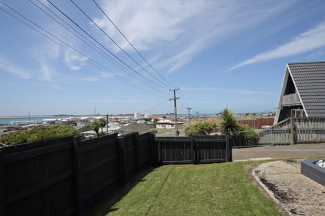 Photo of property in 64 Foyle Street, Bluff, 9814