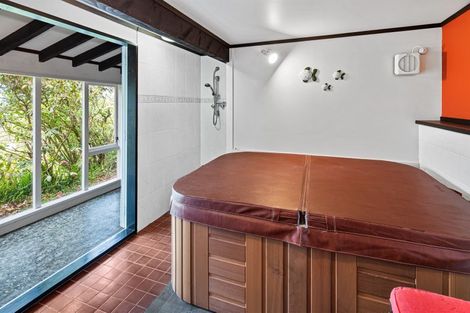 Photo of property in 52 Highbury Road, Highbury, Wellington, 6012