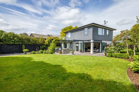 Photo of property in 16 Brackendale Place, Burnside, Christchurch, 8041