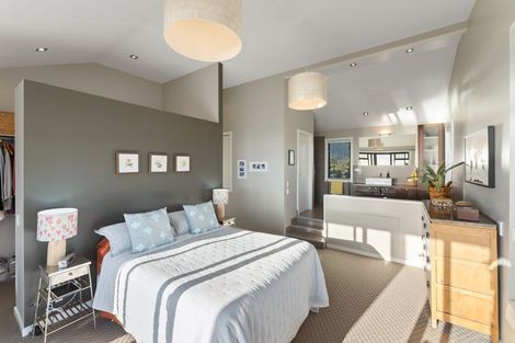 Photo of property in 8 Beachview Grove, Peka Peka, Waikanae, 5391