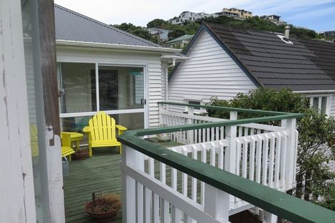 Photo of property in 28 Melbourne Road, Island Bay, Wellington, 6023