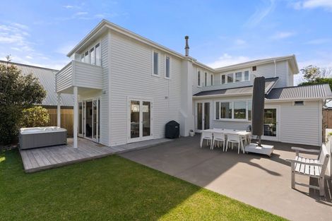 Photo of property in 52 Karepa Street, Brooklyn, Wellington, 6021