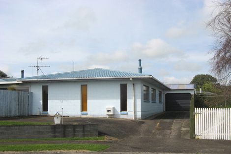 Photo of property in 6 Airedale Place, Waitara, 4320