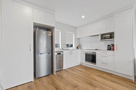 Photo of property in 14/15 Sunhill Road, Sunnyvale, Auckland, 0612