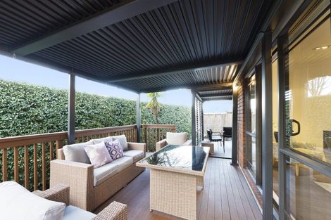 Photo of property in 54 Sapperton Drive, Henderson, Auckland, 0612