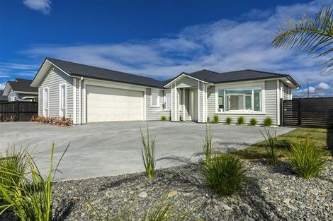 Photo of property in 21 Bellamont Street, Kumeu, 0810