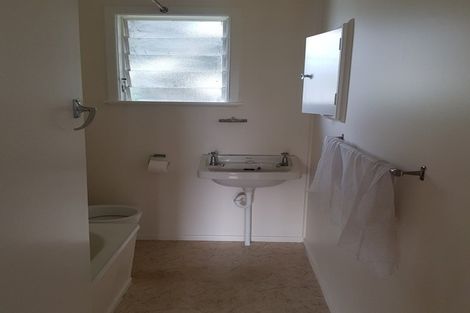 Photo of property in 6 View Road, Papakura, 2110