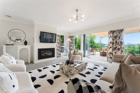 Photo of property in 90 Exmouth Road, Northcote, Auckland, 0627